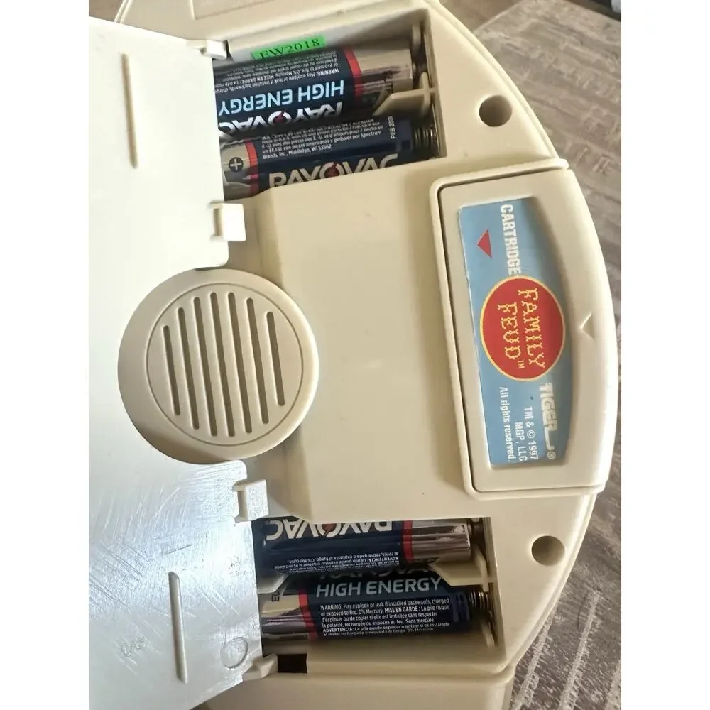 Vintage Family Feud Handheld Game w/ 1 Cartridge 1997 Tiger Electronics-Tested!